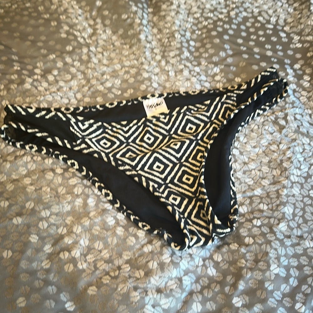 Mossimo Aztec Printed Bikini Bottom size small